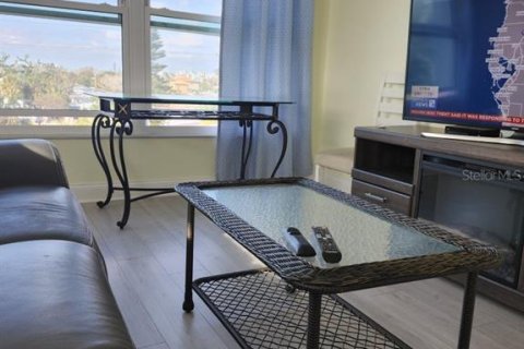 Купить кондоминиум в Сент-Пит-Бич, Флорида 3 комнаты, 124.02м2, № 2122348 - фото 2