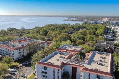 Condo in Clearwater, Florida, 2 bedrooms  № 1630705 - photo 3