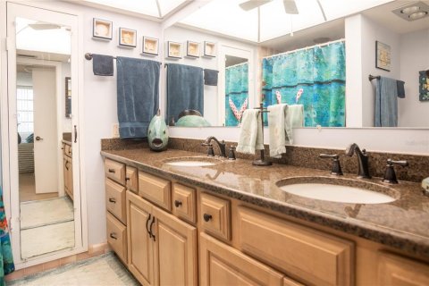 Condo in Clearwater, Florida, 2 bedrooms  № 1630705 - photo 18