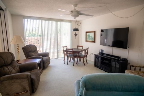 Condo in Clearwater, Florida, 2 bedrooms  № 1630705 - photo 12