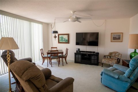 Condo in Clearwater, Florida, 2 bedrooms  № 1630705 - photo 11