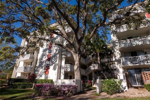 Condo in Clearwater, Florida, 2 bedrooms  № 1630705 - photo 1
