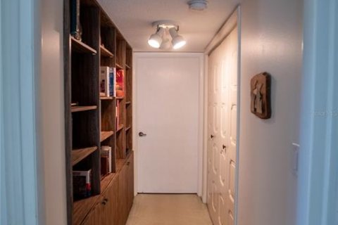 Condo in Clearwater, Florida, 2 bedrooms  № 1630705 - photo 21