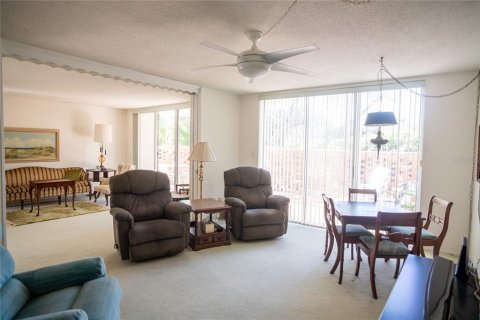 Condo in Clearwater, Florida, 2 bedrooms  № 1630705 - photo 13