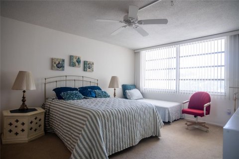 Condo in Clearwater, Florida, 2 bedrooms  № 1630705 - photo 14