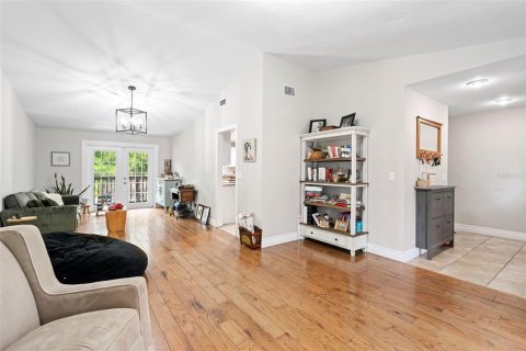 Casa en venta en Orlando, Florida, 4 dormitorios, 188.13 m2 № 1685088 - foto 5