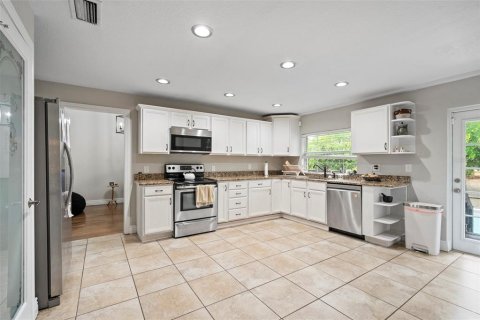 Casa en venta en Orlando, Florida, 4 dormitorios, 188.13 m2 № 1685088 - foto 9