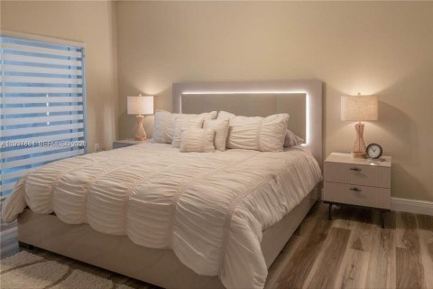 Condominio en alquiler en Palm Beach Gardens, Florida, 2 dormitorios, 106.74 m2 № 2063574 - foto 18