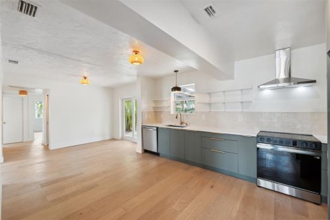 House in Belleair Beach, Florida 2 bedrooms, 115.48 sq.m. № 2408679 - photo 23