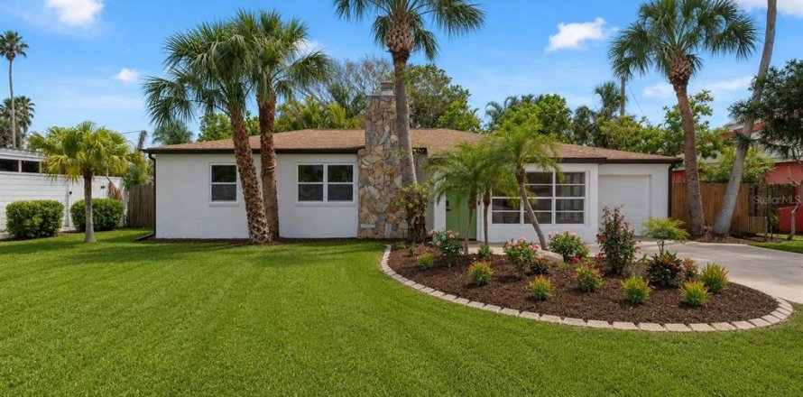 House in Belleair Beach, Florida 2 bedrooms, 115.48 sq.m. № 2408679