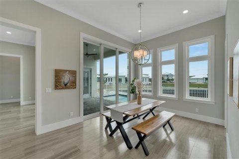 House in Apollo Beach, Florida 4 bedrooms, 312.24 sq.m. № 1737464 - photo 25