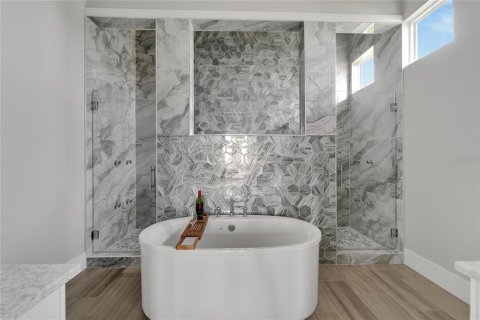 House in Apollo Beach, Florida 4 bedrooms, 312.24 sq.m. № 1737464 - photo 6