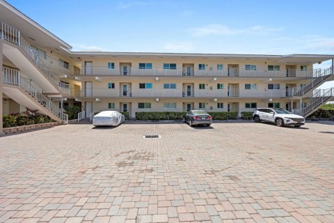 Copropriété à louer à Ocean Ridge, Floride: 2 chambres, 90.58 m2 № 1099973 - photo 1