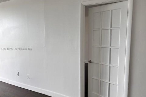 Copropriété à louer à Miami, Floride: 1 chambre, 76.74 m2 № 1999810 - photo 21