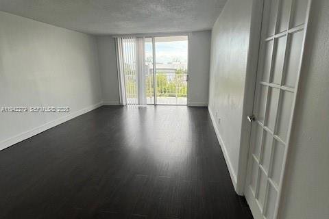 Copropriété à louer à Miami, Floride: 1 chambre, 76.74 m2 № 1999810 - photo 12