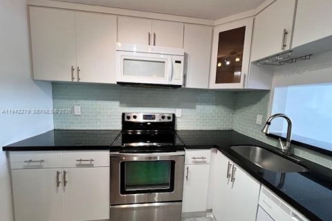 Copropriété à louer à Miami, Floride: 1 chambre, 76.74 m2 № 1999810 - photo 27