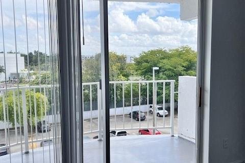 Copropriété à louer à Miami, Floride: 1 chambre, 76.74 m2 № 1999810 - photo 23
