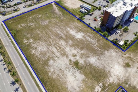 Propiedad comercial en venta en Florida City, Florida № 1862202 - foto 5