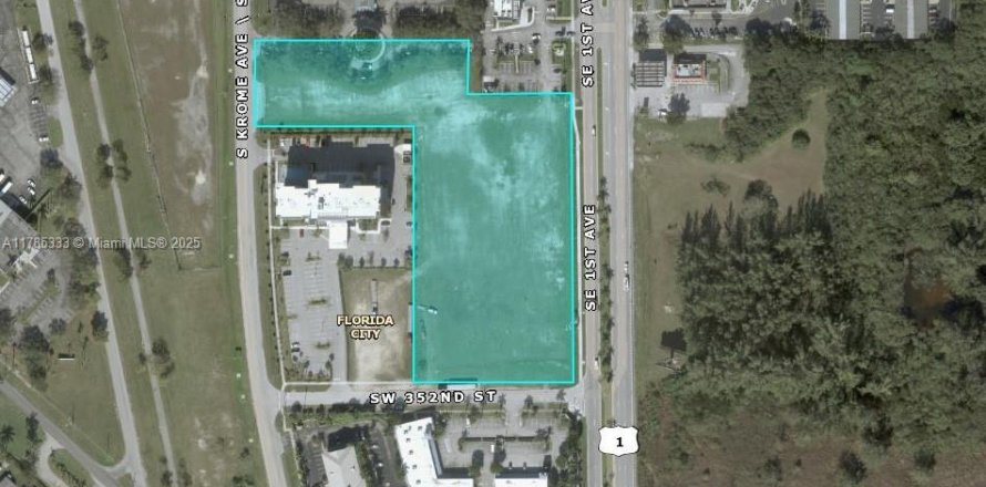 Propiedad comercial en Florida City, Florida № 1862202