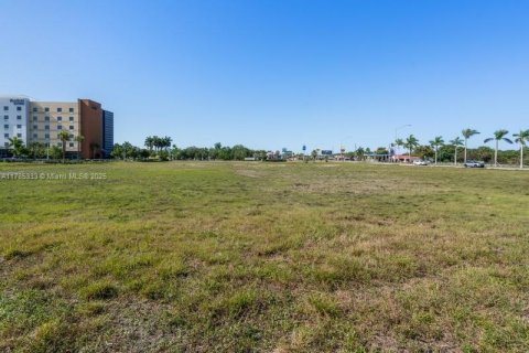 Propiedad comercial en venta en Florida City, Florida № 1862202 - foto 15