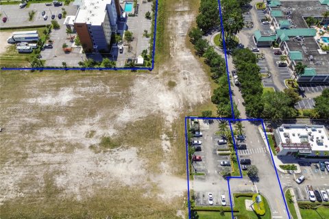 Propiedad comercial en venta en Florida City, Florida № 1862202 - foto 4