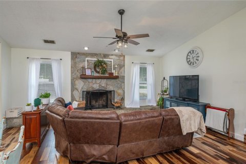 House in Winter Haven, Florida 3 bedrooms, 163.32 sq.m. № 1900010 - photo 6