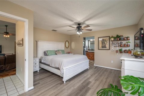 House in Winter Haven, Florida 3 bedrooms, 163.32 sq.m. № 1900010 - photo 15