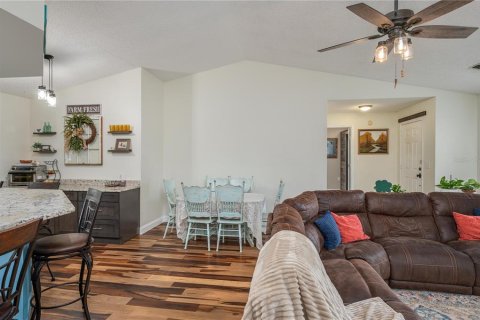 House in Winter Haven, Florida 3 bedrooms, 163.32 sq.m. № 1900010 - photo 3
