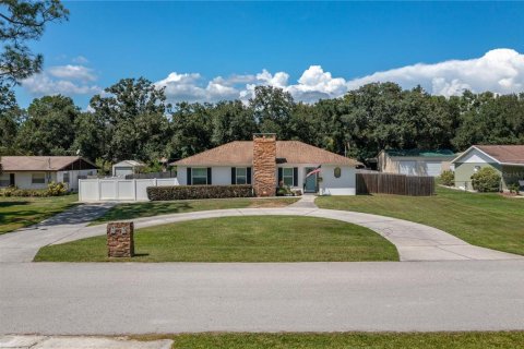 House in Winter Haven, Florida 3 bedrooms, 163.32 sq.m. № 1900010 - photo 2