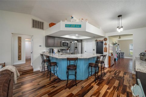 House in Winter Haven, Florida 3 bedrooms, 163.32 sq.m. № 1900010 - photo 5
