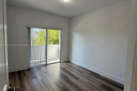 Touwnhouse à louer à Miami, Floride: 3 chambres, 157.38 m2 № 2012022 - photo 9