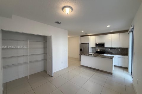 Touwnhouse à louer à Miami, Floride: 3 chambres, 157.38 m2 № 2012022 - photo 5