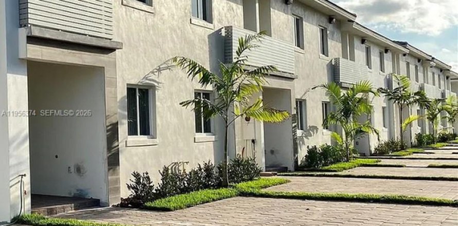 Touwnhouse à Miami, Floride 3 chambres, 157.38 m2 № 2012022