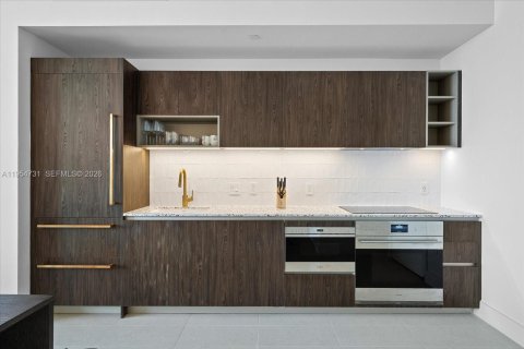 Condo in Miami, Florida, 3 bedrooms  № 2052816 - photo 5