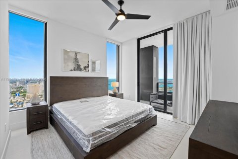 Condo in Miami, Florida, 3 bedrooms  № 2052816 - photo 13