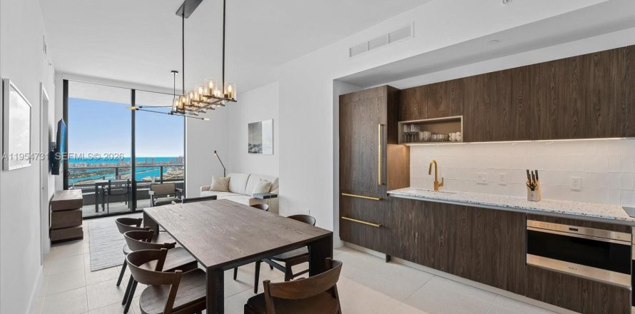 Condo in Miami, Florida, 3 bedrooms  № 2052816