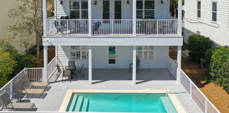 House in Miramar Beach, Florida 4 bedrooms, 265.33 sq.m. № 559574