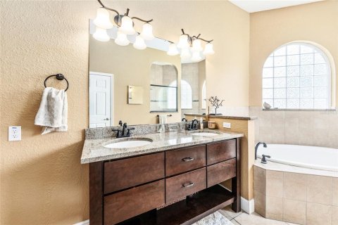 House in Ocala, Florida 4 bedrooms, 244.61 sq.m. № 2116338 - photo 30