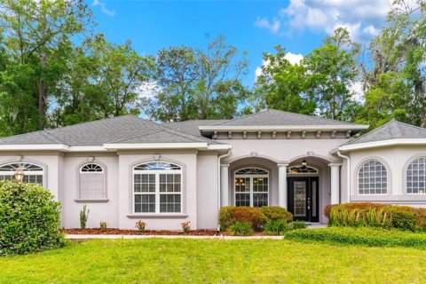 House in Ocala, Florida 4 bedrooms, 244.61 sq.m. № 2116338 - photo 2