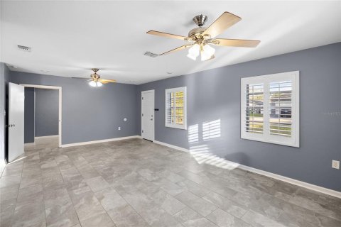 Villa ou maison à louer à Tampa, Floride: 3 chambres, 107.4 m2 № 2237839 - photo 5
