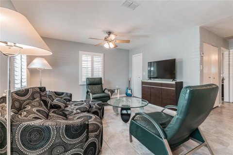 Villa ou maison à louer à Tampa, Floride: 3 chambres, 107.4 m2 № 2237839 - photo 29