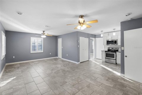 Villa ou maison à louer à Tampa, Floride: 3 chambres, 107.4 m2 № 2237839 - photo 3