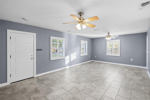 Villa ou maison à louer à Tampa, Floride: 3 chambres, 107.4 m2 № 2237839 - photo 4