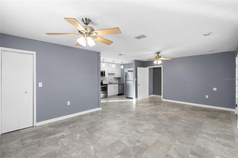 Villa ou maison à louer à Tampa, Floride: 3 chambres, 107.4 m2 № 2237839 - photo 6