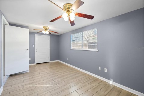 Villa ou maison à louer à Tampa, Floride: 3 chambres, 107.4 m2 № 2237839 - photo 11