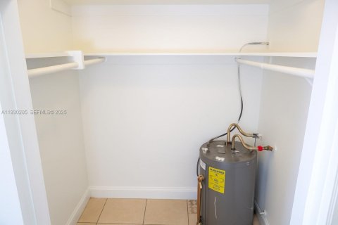 Apartamento en alquiler en Fort Lauderdale, Florida, 1 dormitorio, 59.09 m2 № 2059715 - foto 9