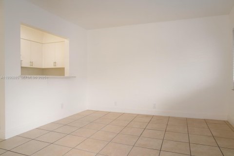 Apartamento en alquiler en Fort Lauderdale, Florida, 1 dormitorio, 59.09 m2 № 2059715 - foto 3