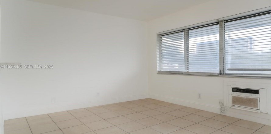 Apartamento en Fort Lauderdale, Florida 1 dormitorio, 59.09 m2 № 2059715
