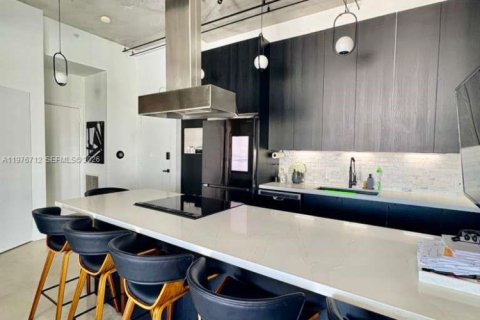 Condo in Miami, Florida, 2 bedrooms  № 2040986 - photo 3