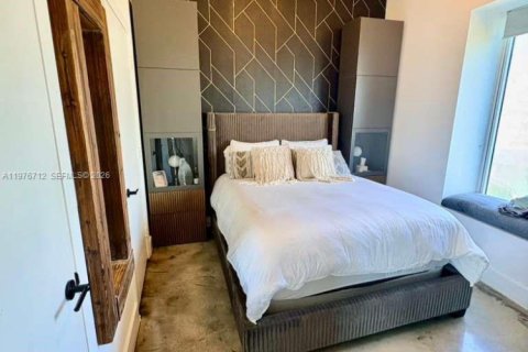 Condo in Miami, Florida, 2 bedrooms  № 2040986 - photo 10